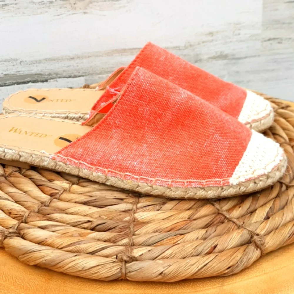 NWOT WANTED CANVAS ESPADRILLES - Picture 8 of 9